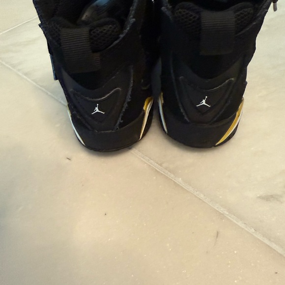 Nike Jordan s rakers. Barely used. Great condition. No odor - Picture 7 of 7
